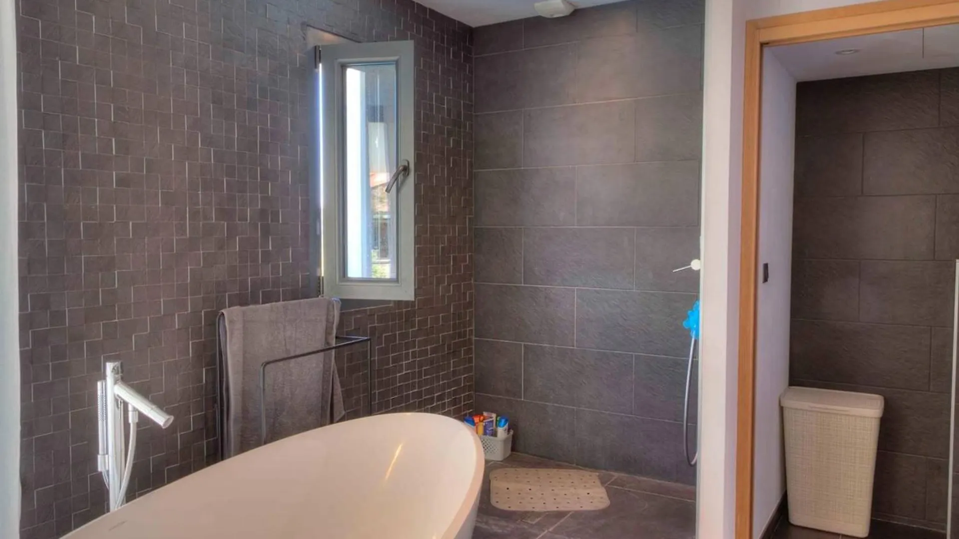 Villa Familiale Avec Piscine, 4 Chambres, Bbq Et Clim A La Cadiere-D'Azur - Fr-1-770-21 Laouque
