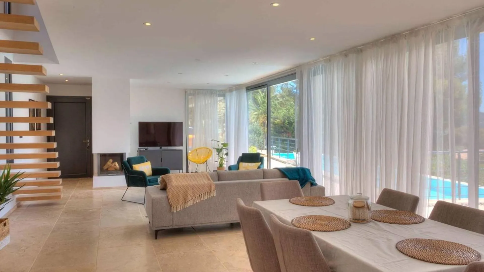 Villa Familiale Avec Piscine, 4 Chambres, Bbq Et Clim A La Cadiere-D'Azur - Fr-1-770-21 Laouque